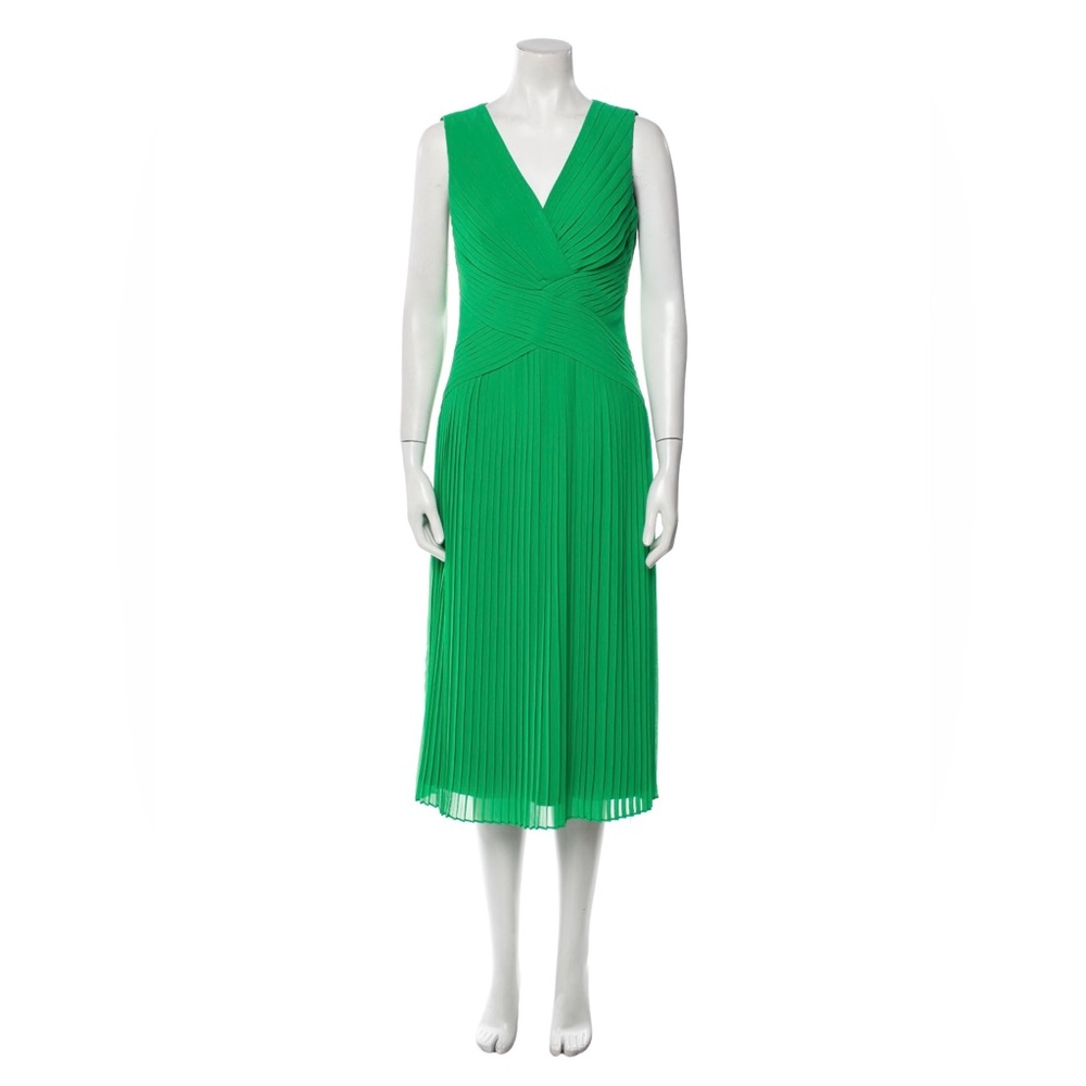 LTed Baker V-neck sleeveless pleated dress size 0